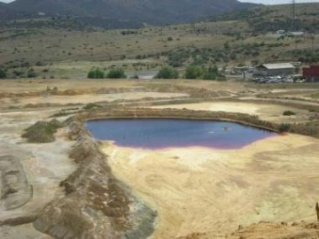 Acid mine drainage at the Iron King Mine Humboldt Smelter Superfund Site